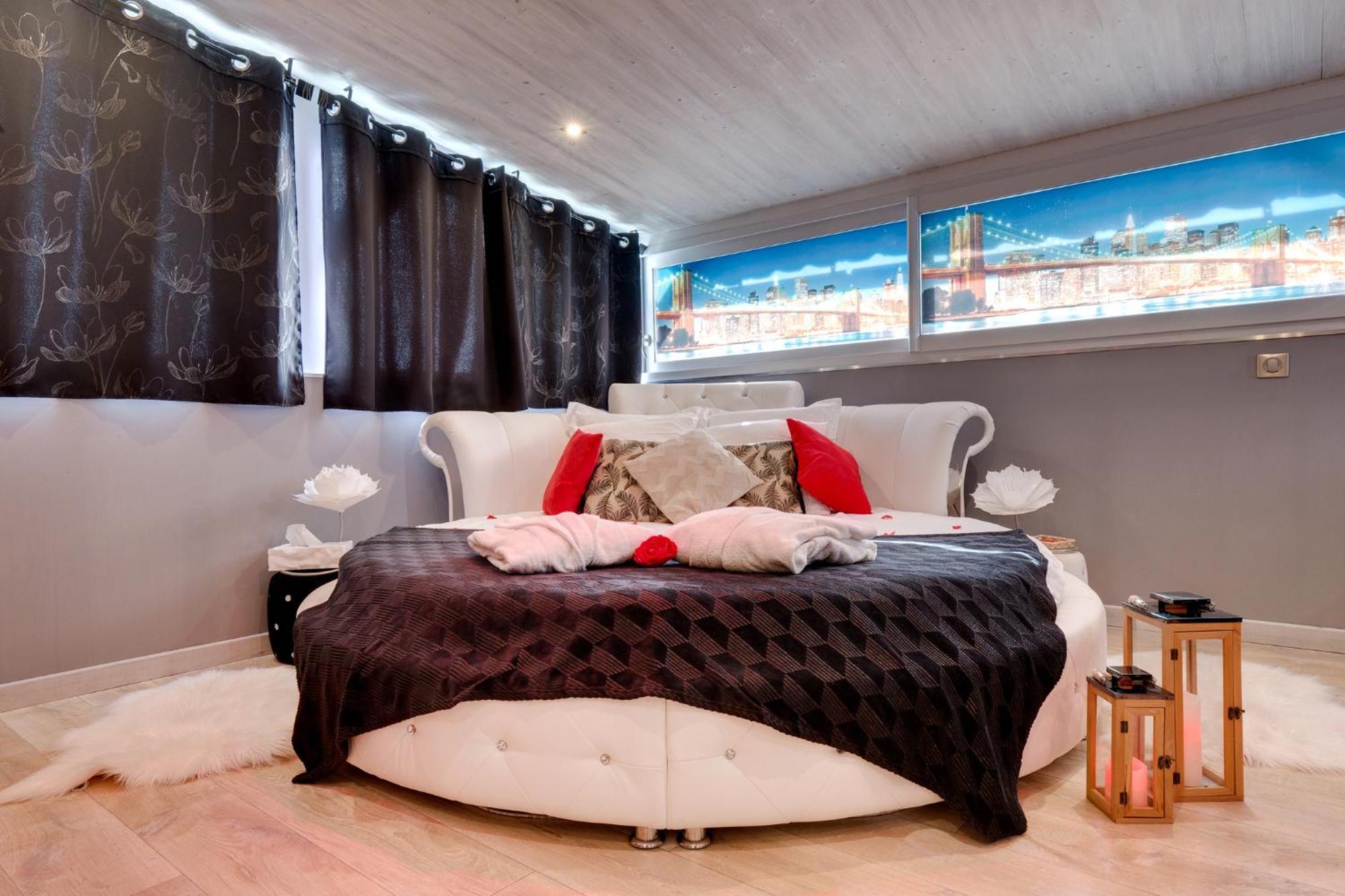 Suite Brooklyn Jacuzzi Vichy Dış mekan fotoğraf